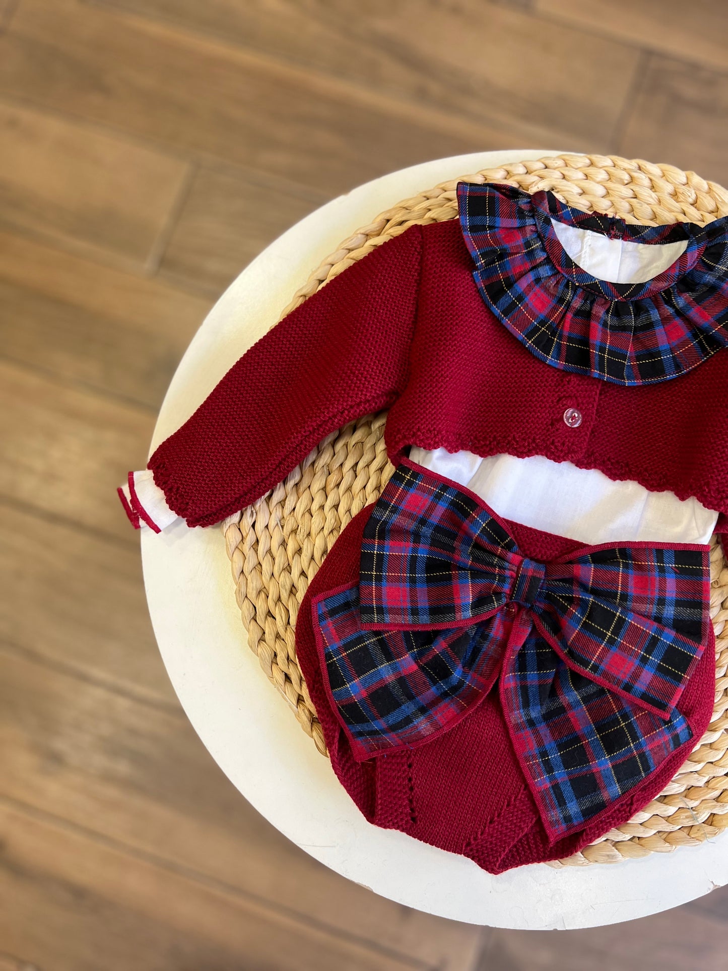 Completo 3 pezzi cardigan, camicia e copripannolino