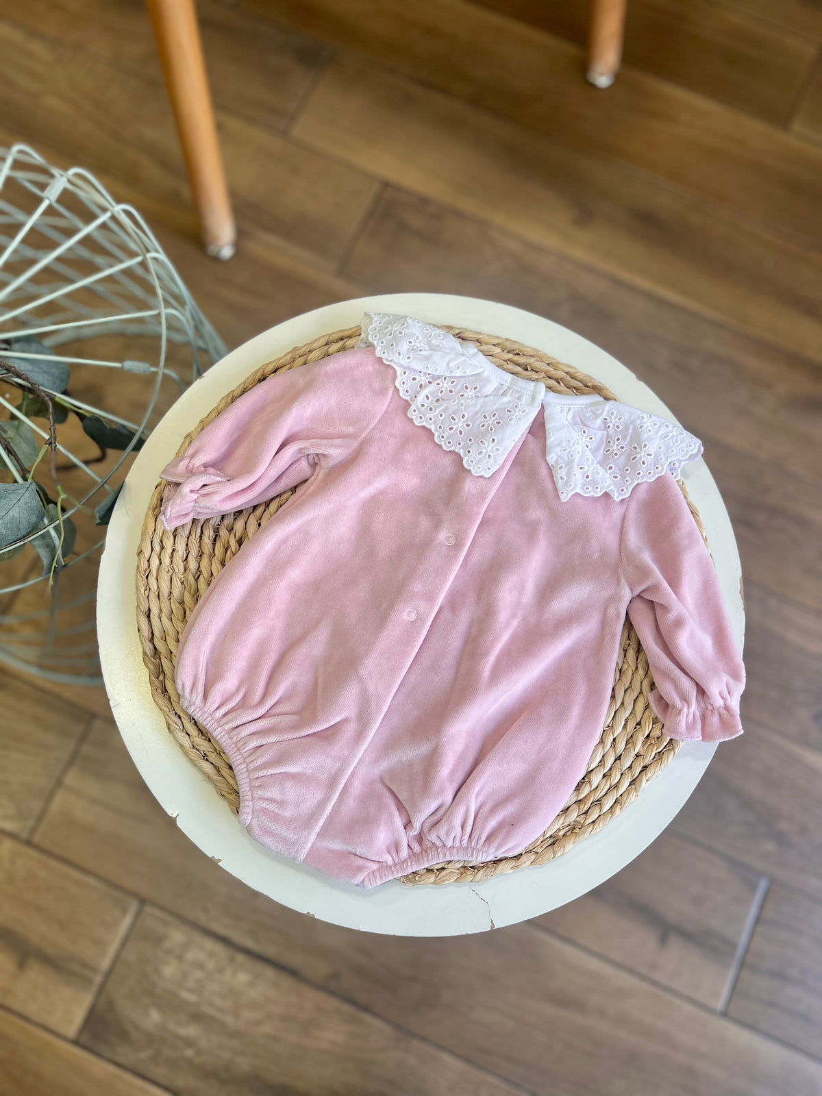 Pagliaccetto ciniglia con colletto sangallo Rosa