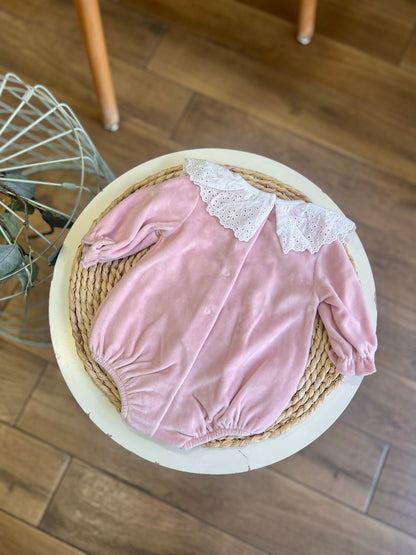 Pagliaccetto ciniglia con colletto sangallo Rosa