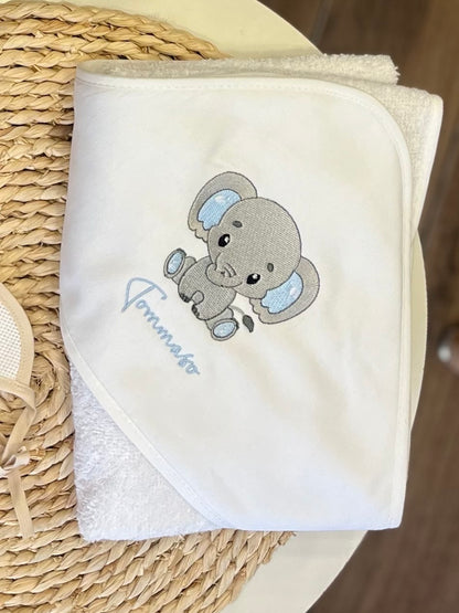 Accappatoio personalizzato con disegno e nome ricamato