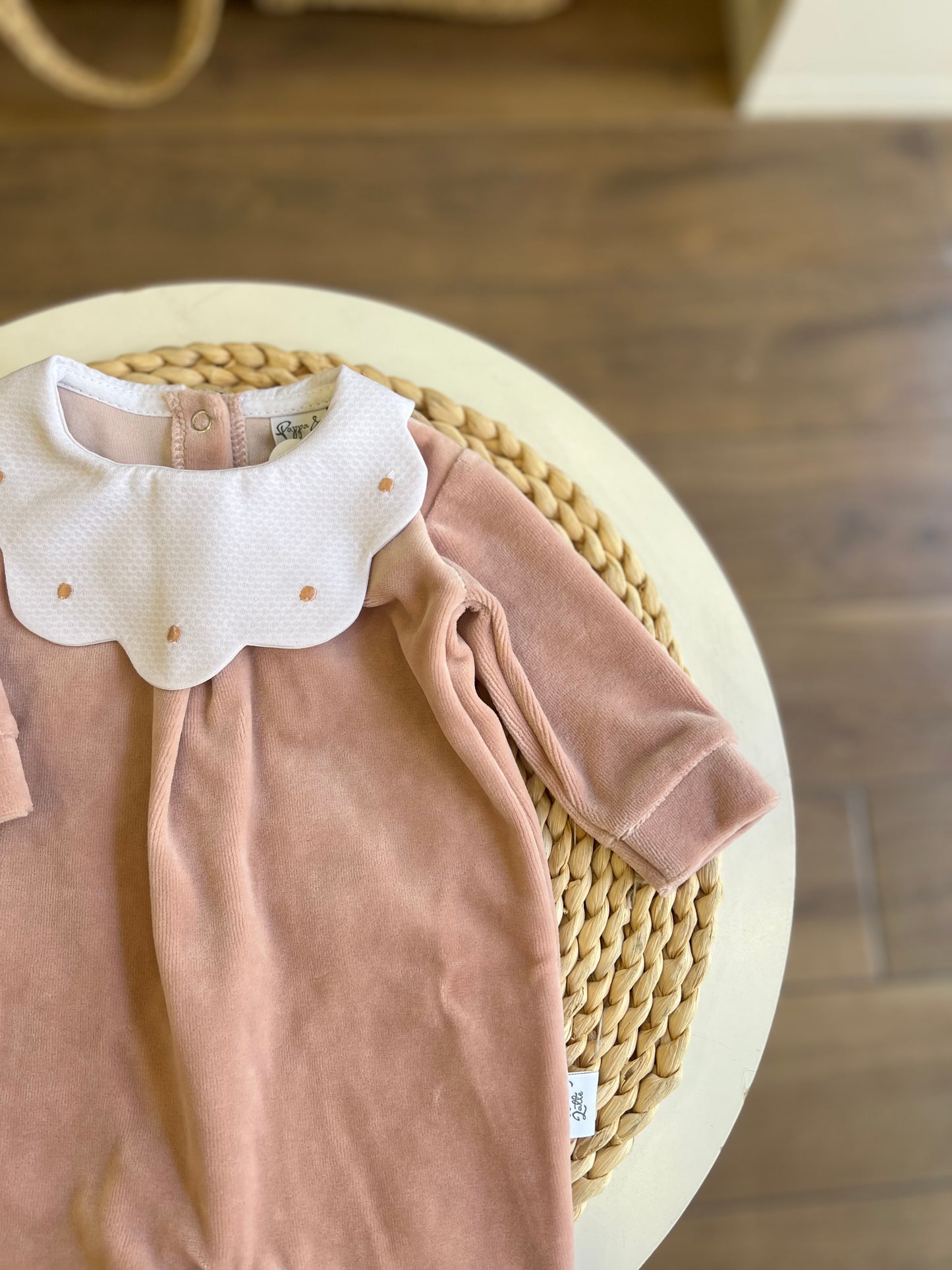 Tutina in ciniglia con colletto nuvola pois
