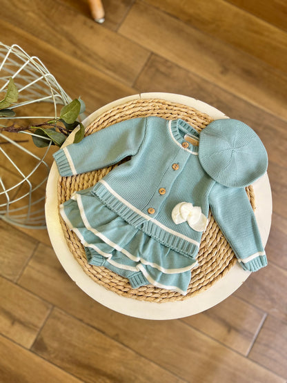 Completo invernale cardigan, gonna e basco Verde