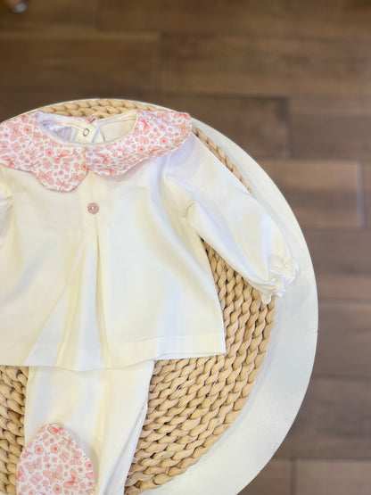 Completo in cotone con colletto con fiori