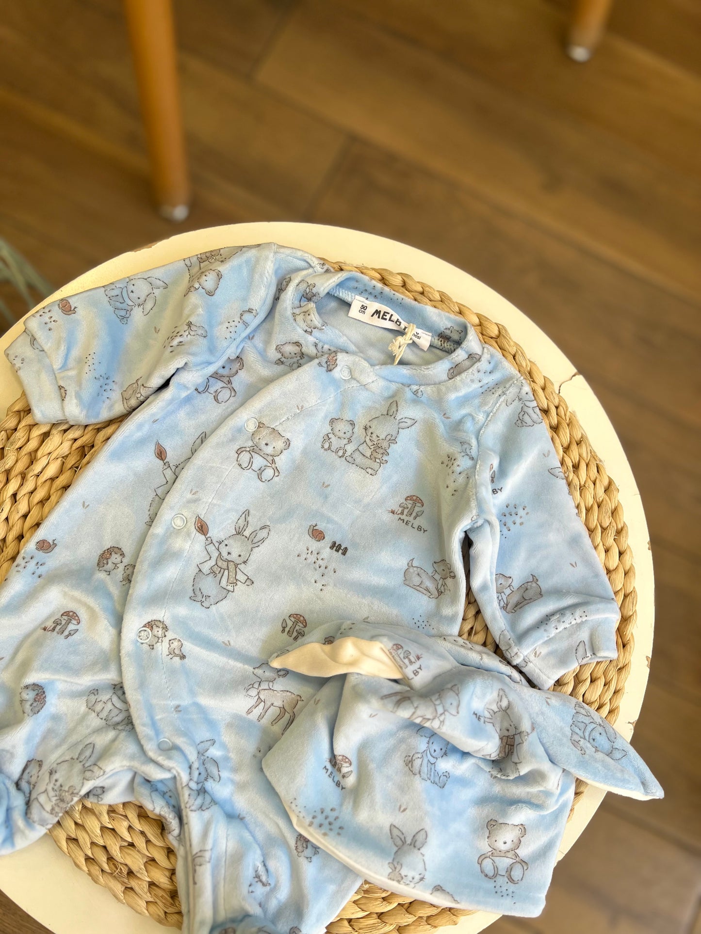 Tutina in ciniglia Soft con cappellino Wood Celeste